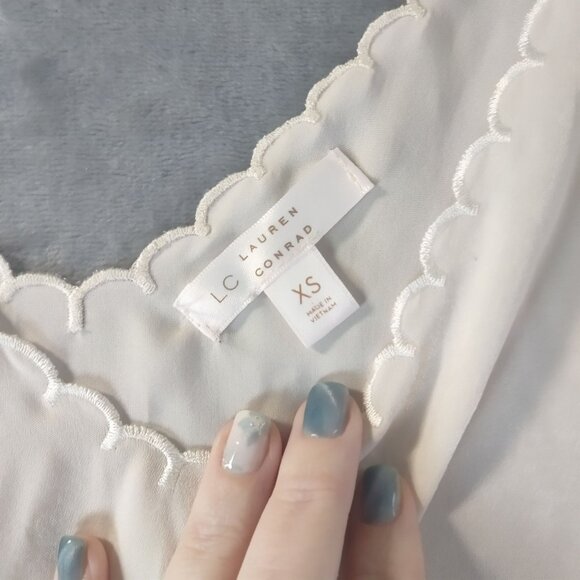 LC Lauren Conrad Women Scallop Trim‎ Cami Tank Top XS Cream Sheer Romantic Boho - Picture 2 of 10